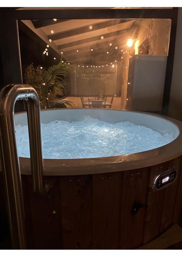 Saint-Laurent-d'Andenay Le Lodge Spa מראה חיצוני תמונה
